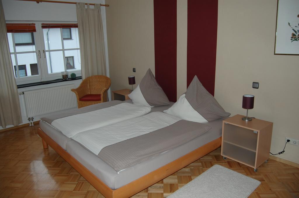 Ferienhaus Ginsterbluete Schleiden Ruang foto